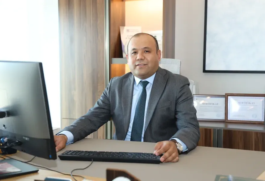 Odil Utamurotov, Bosh Buxgalter